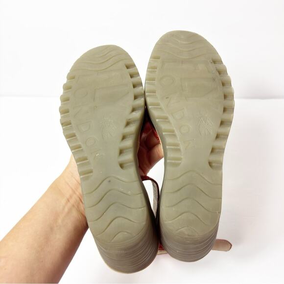 FLY LONDON YANS SANDAL WOMEN RED GRAY LEATHER WEDGE HEELS SIZE 38 OR 7.5 - Picture 6 of 7